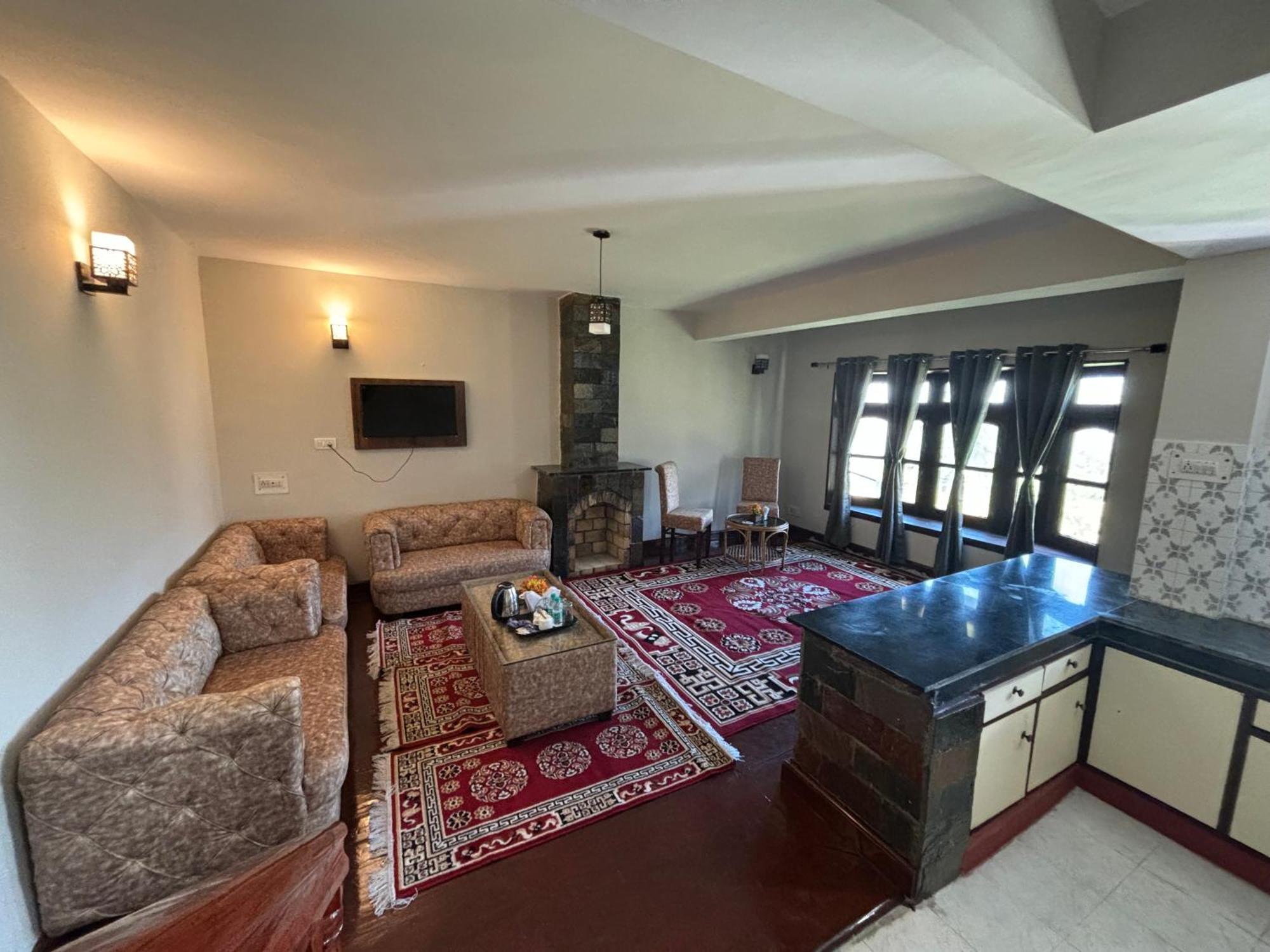 Kumaon Roop Resort Near Kainchi Dham Naini Tāl Exterior foto